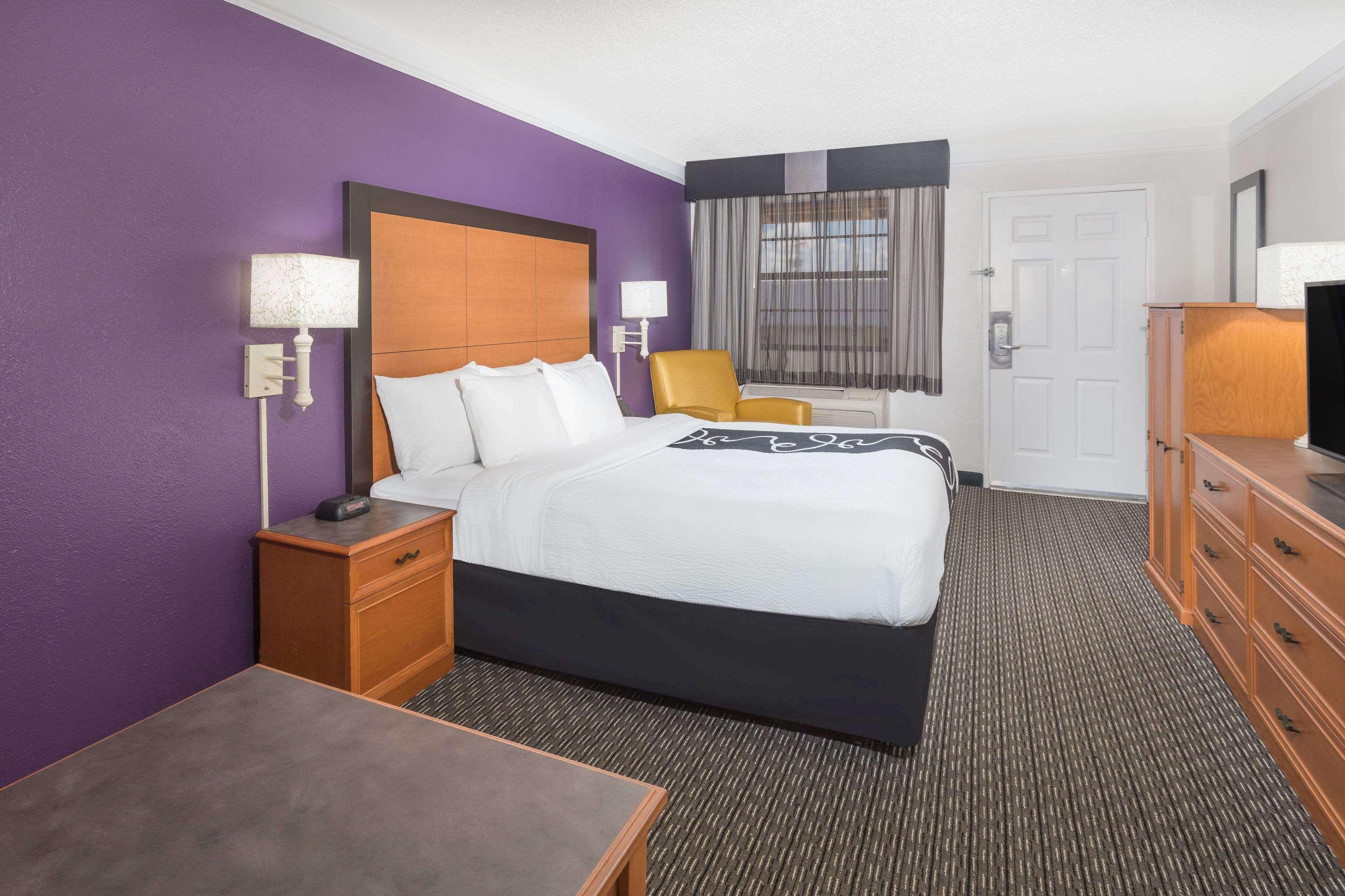 Baymont By Wyndham Greenville Woodruff Rd Exterior photo