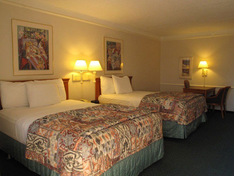 Baymont By Wyndham Greenville Woodruff Rd Room photo