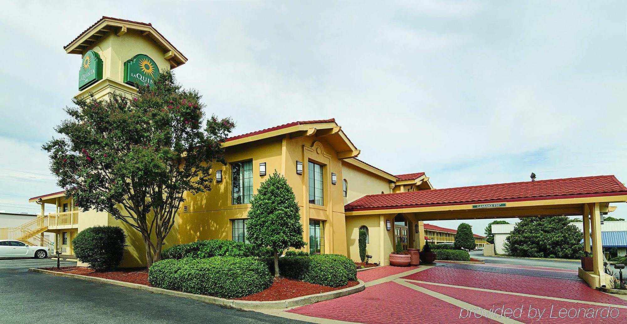 Baymont By Wyndham Greenville Woodruff Rd Exterior photo